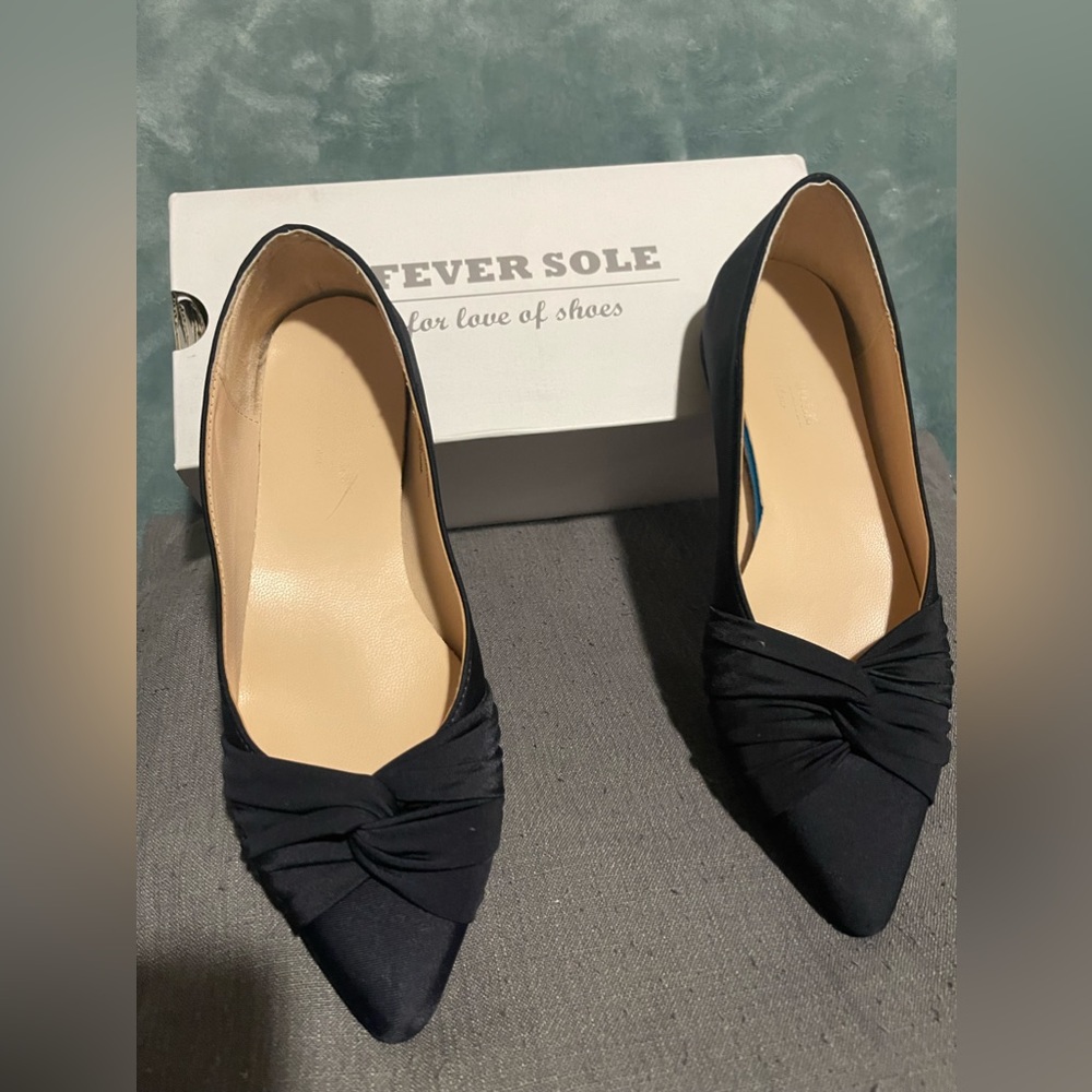 Women’s Fever sole shoes barely used.